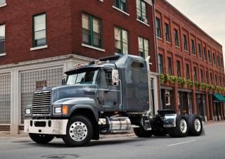 ट्रक ट्रक ट्रैक्टर - ट्रैक्टर यूनिट Mack PINNACLE CA68 Conventional CHU602 MP8 4x2
