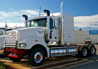 ट्रक ट्रक ट्रैक्टर - ट्रैक्टर यूनिट Mack Super-Liner FUSION CAB ECE29 ISX 525 6x4