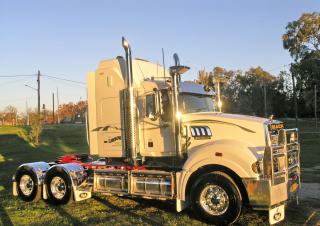 ट्रक ट्रक ट्रैक्टर - ट्रैक्टर यूनिट Mack SuperLiner RWL712L CA494 ETAZ673A 4x2