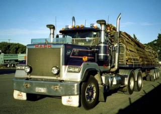 ट्रक ट्रक ट्रैक्टर - ट्रैक्टर यूनिट Mack SuperLiner RWS712L CA494 ETAZ673A 4x2