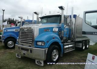 ट्रक ट्रक ट्रैक्टर - ट्रैक्टर यूनिट Mack TITAN 64