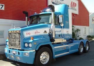 ट्रक ट्रक ट्रैक्टर - ट्रैक्टर यूनिट Mack TRIDENT Day Cab MP8 6x4