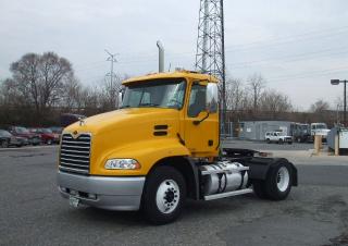 ट्रक ट्रक ट्रैक्टर - ट्रैक्टर यूनिट Mack VISION CA65 Conventional CXN603 AC-460P ASET 6x4