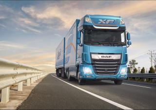 ट्रक ट्रक ट्रैक्टर - ट्रैक्टर यूनिट DAF XF 430 FT Low Deck