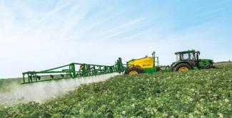 ट्रेल्ड फील्ड स्प्रेयर John Deere M 740 i