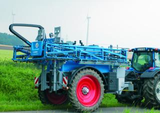 ट्रेल्ड फील्ड स्प्रेयर Lemken Primus 10/3500