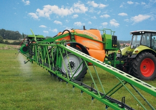 ट्रेल्ड फील्ड स्प्रेयर Amazone UX 3200 Special (28)