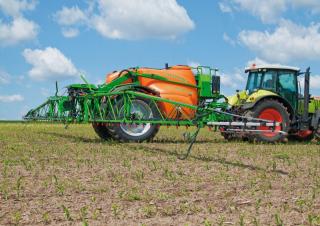 ट्रेल्ड फील्ड स्प्रेयर Amazone UX 4200 Super (28)