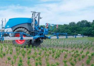 ट्रेल्ड फील्ड स्प्रेयर Lemken Vega 12/4000