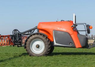 ट्रेल्ड फील्ड स्प्रेयर Kubota XTS4-4.600l 