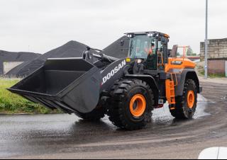 व्हील लोडर Doosan DL550-7