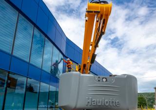 आर्टिकुलेटिंग बूम लिफ्ट व्हील्ड आर्टिकुलेटिंग बूम लिफ्ट Haulotte HA46 RTJ O
