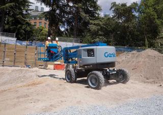 आर्टिकुलेटिंग बूम लिफ्ट व्हील्ड आर्टिकुलेटिंग बूम लिफ्ट Genie Z™-45 XC