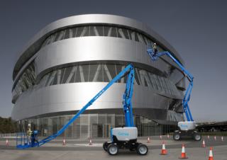 आर्टिकुलेटिंग बूम लिफ्ट व्हील्ड आर्टिकुलेटिंग बूम लिफ्ट Genie Z-62/40