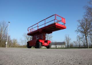 सिज़र लिफ्ट व्हील्ड सिज़र लिफ्ट PB PB S175-19E 4x4