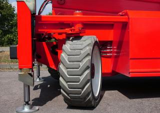सिज़र लिफ्ट व्हील्ड सिज़र लिफ्ट PB PB S225-24DS 4x4
