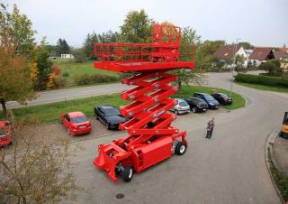 सिज़र लिफ्ट व्हील्ड सिज़र लिफ्ट PB PB S240-24E 4x4