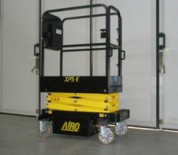 सिज़र लिफ्ट व्हील्ड सिज़र लिफ्ट AIRO XP 5 E