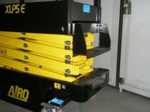 सिज़र लिफ्ट व्हील्ड सिज़र लिफ्ट AIRO XP 5 E