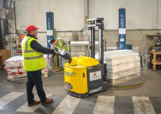 पैलेट स्टेकर वॉकी स्टेकर Combi-Lift Combi CS 2000