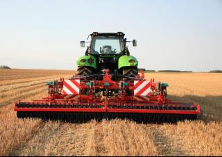 कल्टीवेटर Kverneland CLC Evo 440 F