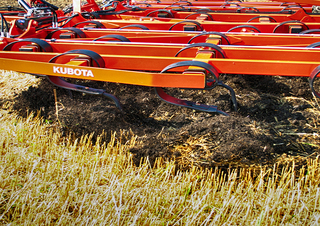 कल्टीवेटर Kubota CU1300 APM
