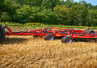 कल्टीवेटर Kubota CU1300 APM