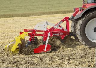 कल्टीवेटर Pöttinger Synkro 3020 nova