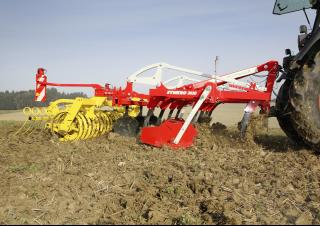 कल्टीवेटर Pöttinger Synkro 3030 nova