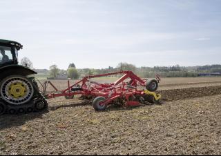 कल्टीवेटर Pöttinger Synkro 6030 T