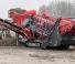 मोबाइल स्क्रीनिंग प्लांट Sandvik QE442 FFMS