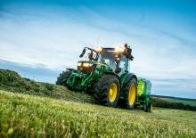 4WD ट्रैक्टर John Deere 5100R