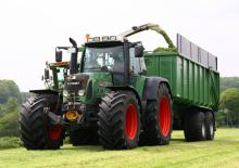 4WD ट्रैक्टर Fendt 820 Vario