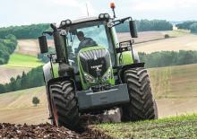 4WD ट्रैक्टर Fendt 824 Vario Power
