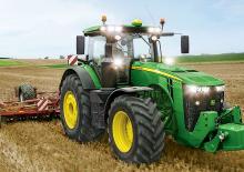4WD ट्रैक्टर John Deere 8260 R