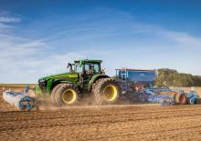 4WD ट्रैक्टर John Deere 8R 370  