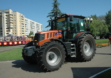4WD ट्रैक्टर Terrion ATM 4180