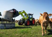 4WD ट्रैक्टर Claas Axos 3.105 Comfort