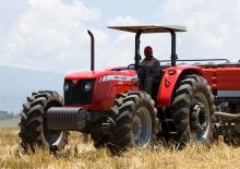 4WD ट्रैक्टर Massey Ferguson MF 460 Xtra