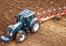 4WD ट्रैक्टर Valtra T 153