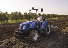 4WD ट्रैक्टर New Holland TD4.90 F