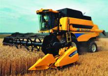 कंबाइन हार्वेस्टर New Holland CSX 7080 Laterale