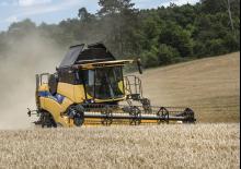 कंबाइन हार्वेस्टर New Holland CX5.90 Laterale