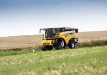 कंबाइन हार्वेस्टर New Holland CX8.90 Tracks