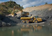 आर्टिकुलेटेड डंप ट्रक Caterpillar 735B