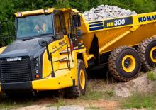 आर्टिकुलेटेड डंप ट्रक Komatsu HM300-2R