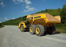 आर्टिकुलेटेड डंप ट्रक Komatsu HM300-5E0
