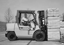 डीजल फोर्कलिफ्ट Caterpillar DP40KL