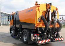 डुअल ऑपरेशन स्वीपर ट्रक Schmidt SK 700 dual