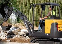 मिनी एक्सकेवेटर Volvo EC15C